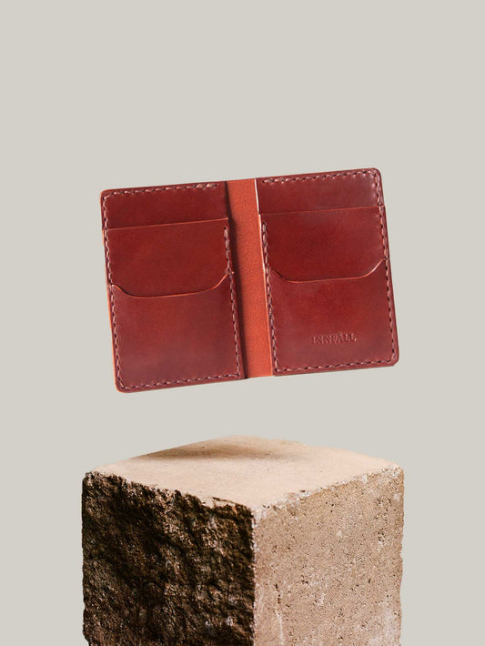 COURIER - Cognac Vertical Wallet