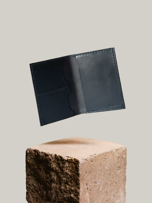 EXPLORER - Black Passport Case 